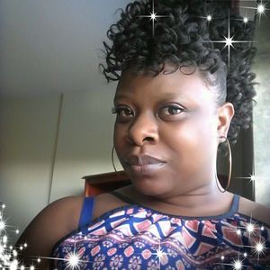 Meet your Posher, Monique